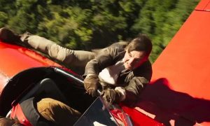 Tom Cruise Accepts Honorary Oscar